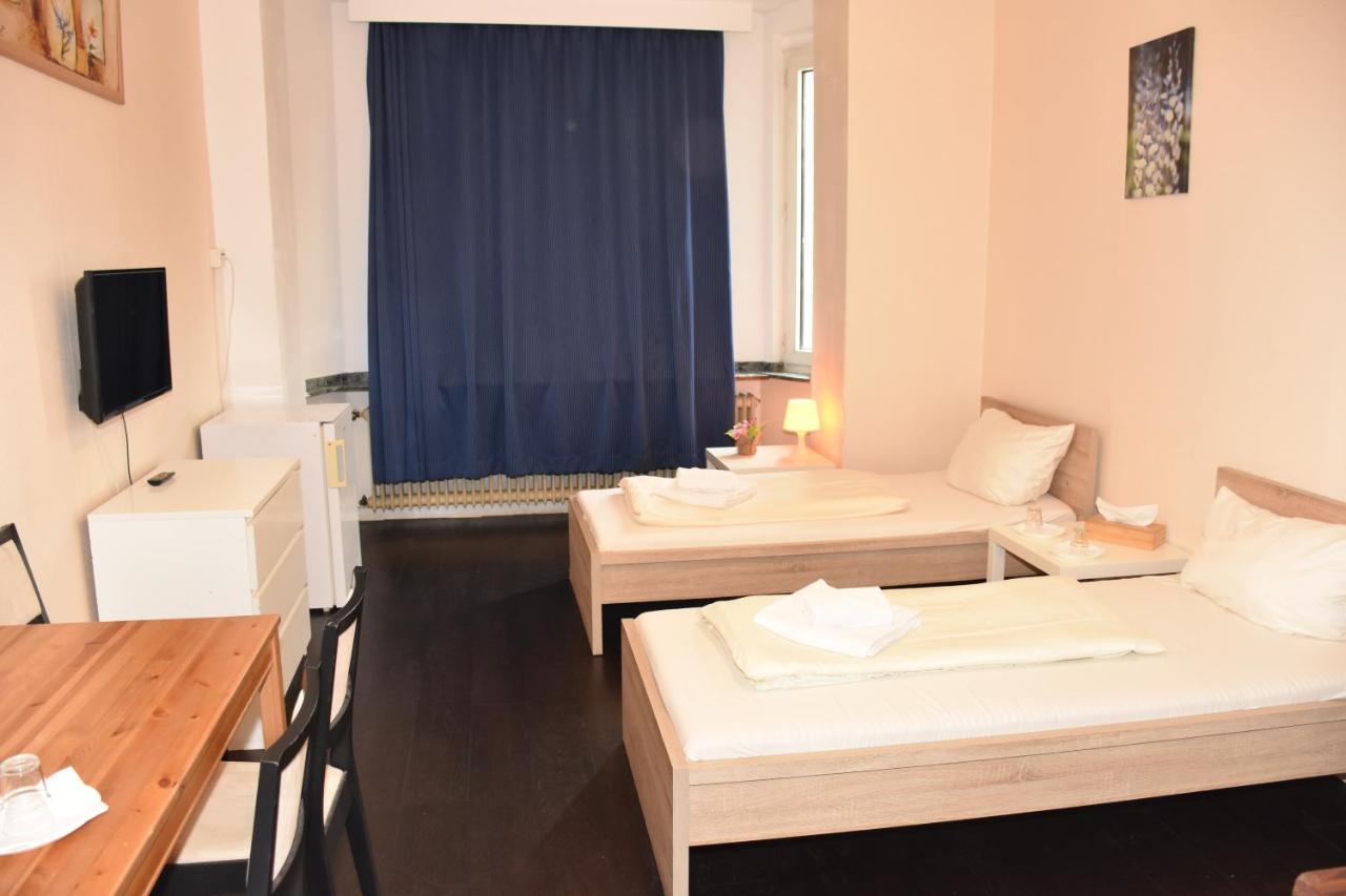 Hotel Schaum Dusseldorf Bagian luar foto