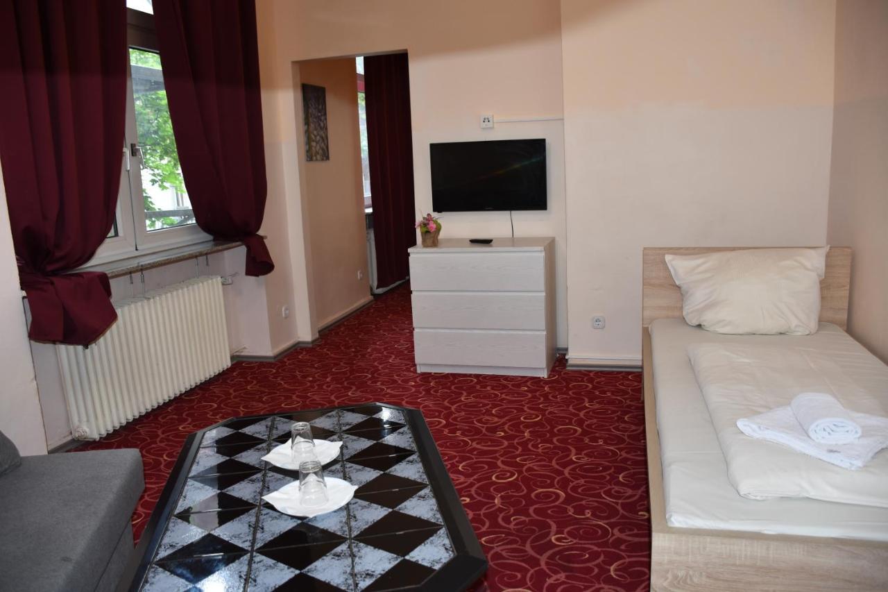 Hotel Schaum Dusseldorf Bagian luar foto