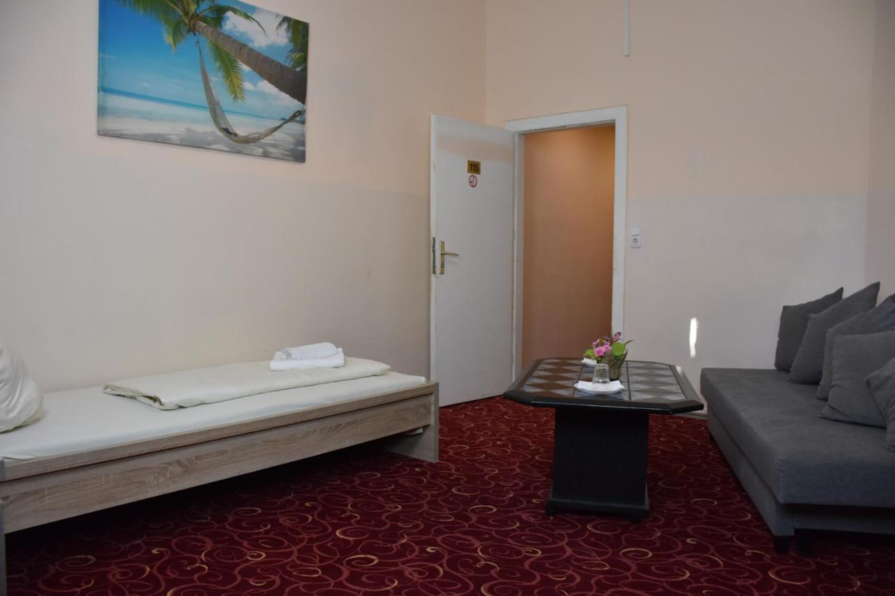 Hotel Schaum Dusseldorf Bagian luar foto