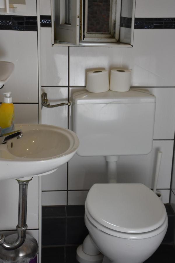 Hotel Schaum Dusseldorf Bagian luar foto