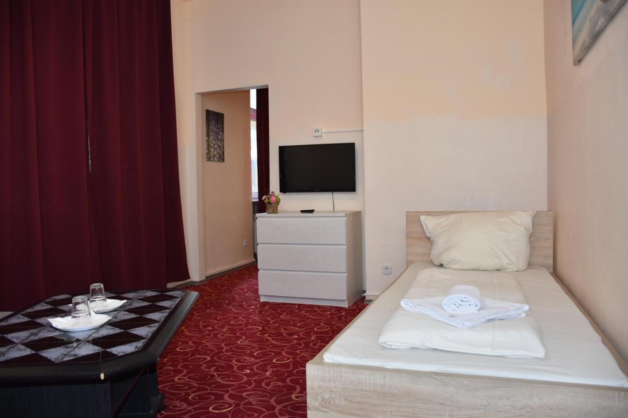 Hotel Schaum Dusseldorf Bagian luar foto