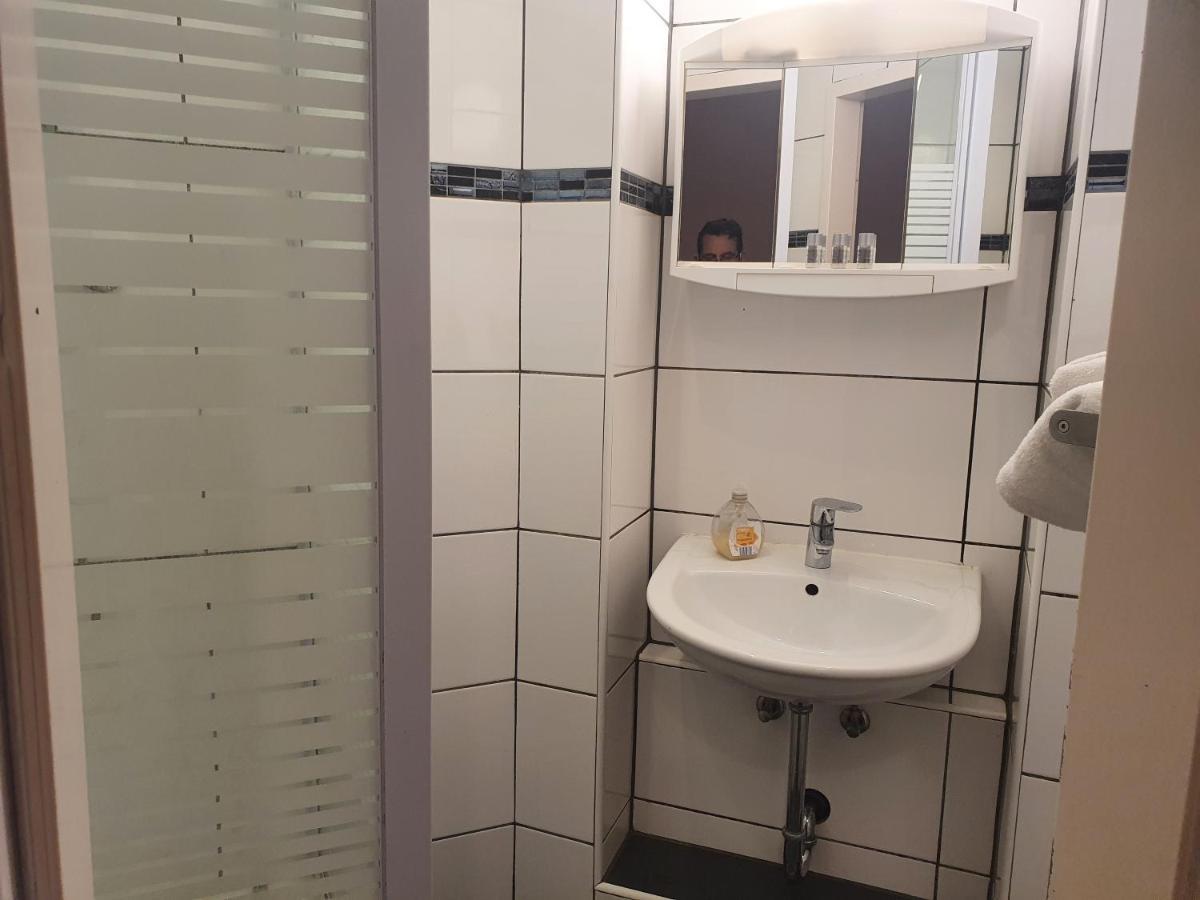 Hotel Schaum Dusseldorf Bagian luar foto