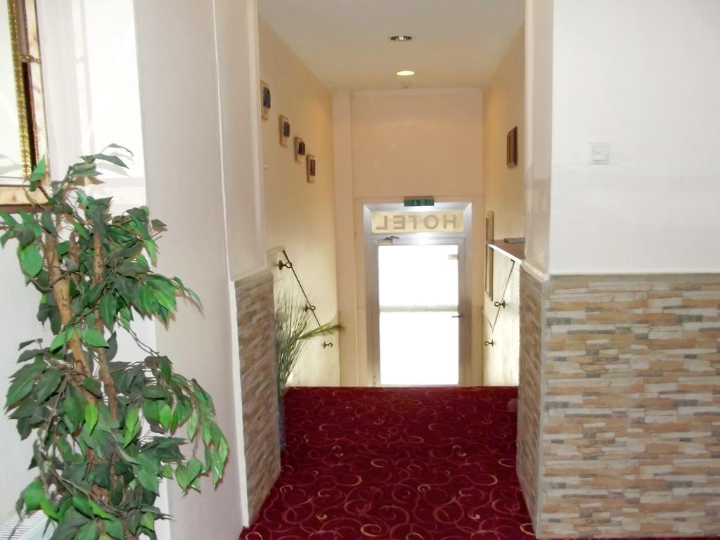 Hotel Schaum Dusseldorf Bagian luar foto