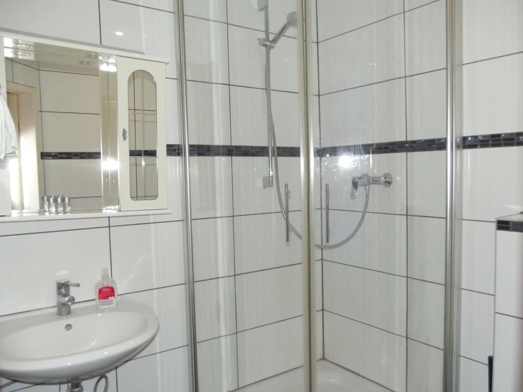 Hotel Schaum Dusseldorf Bagian luar foto